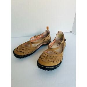 Jambu Blossom Leather Beige CrissCross Flat All Terra Tracktion Sport Sandal 7.5